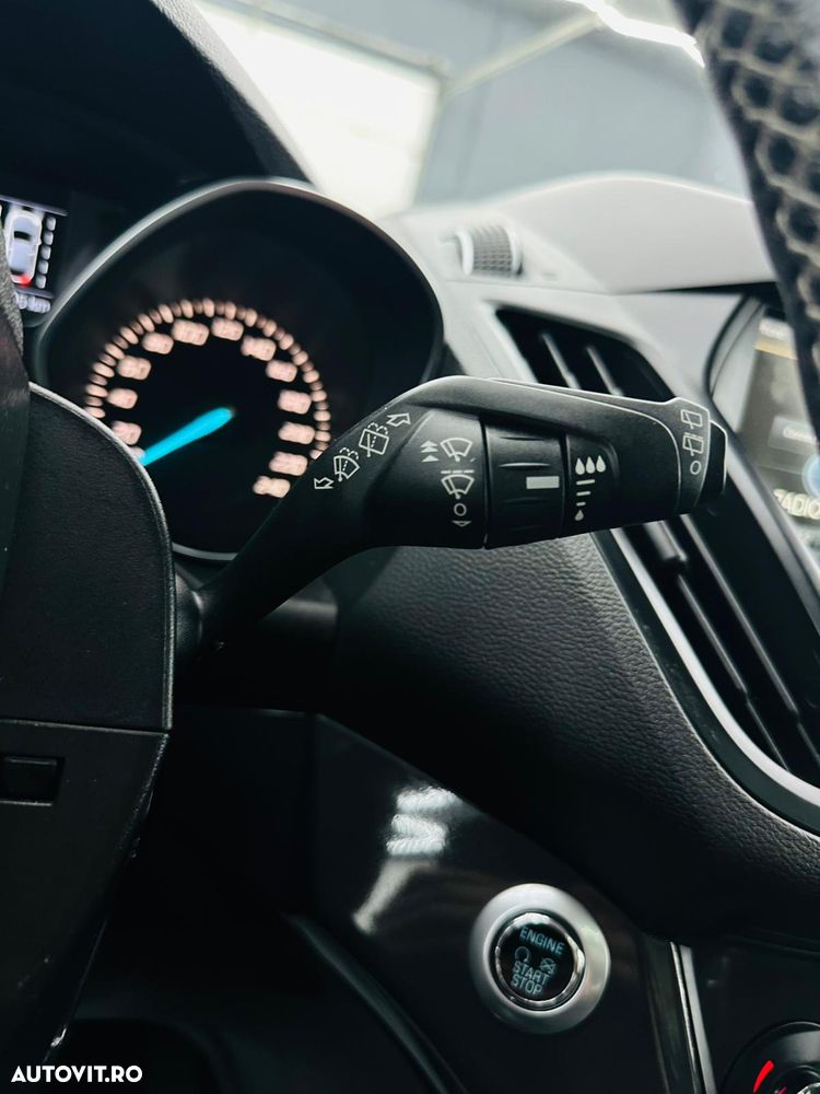 Ford Kuga 2.0 TDCi 4x4 Aut. ST-Line - 34