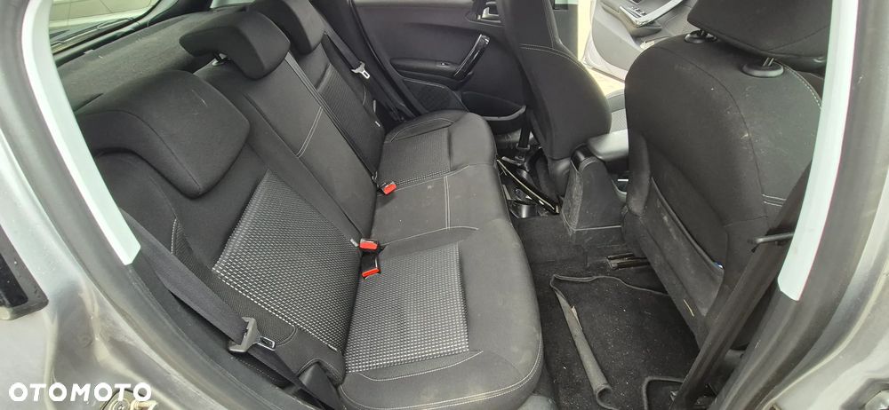 Peugeot 208 1.2 PureTech Access - 21