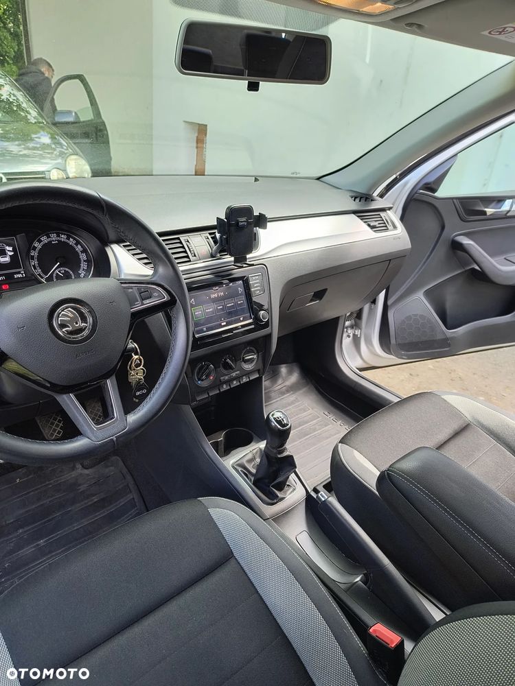 Skoda RAPID 1.0 TSI Active - 11