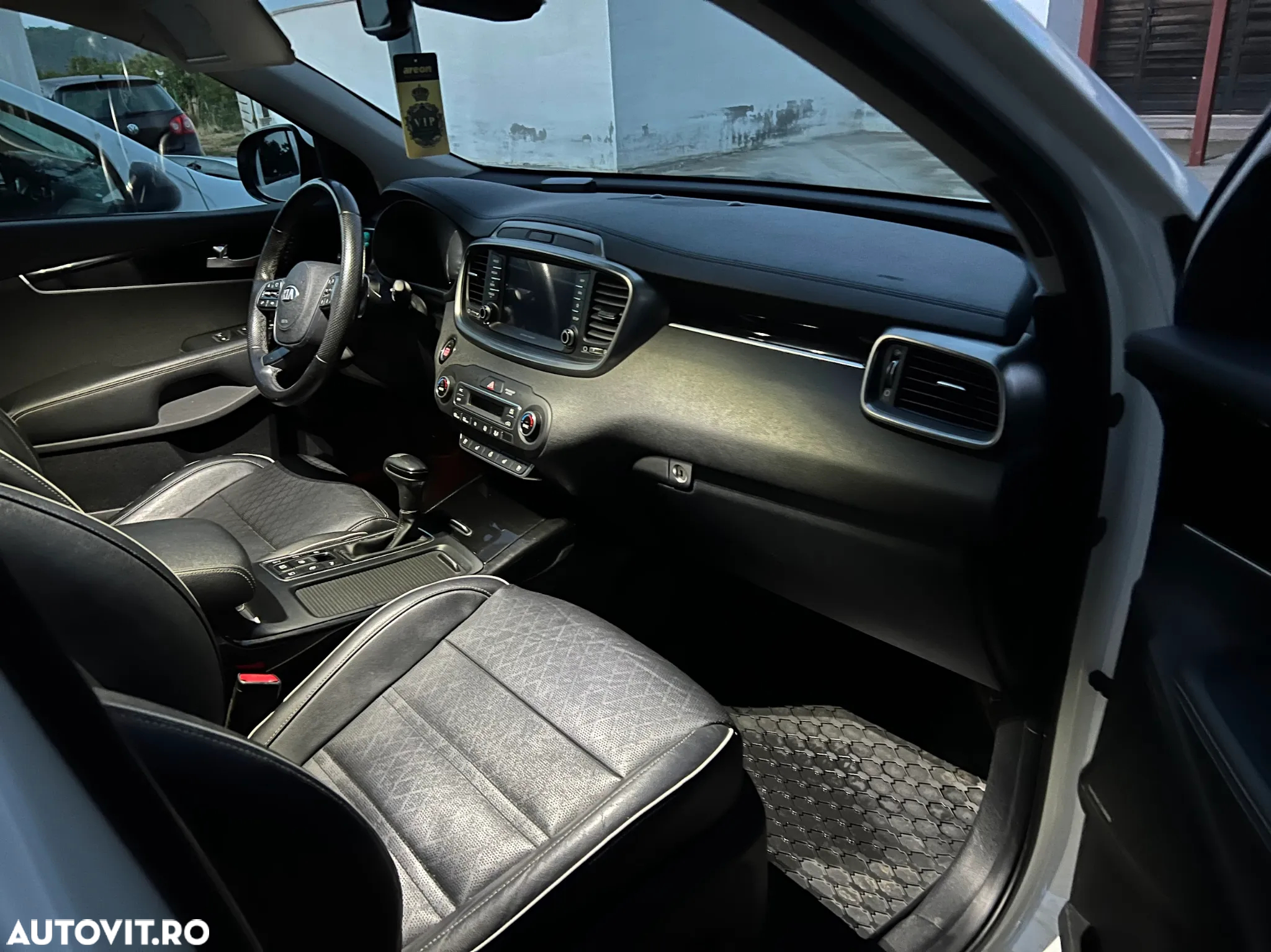 Kia Sorento 2.2 DSL 8AT 4x4 Cosmo - 7