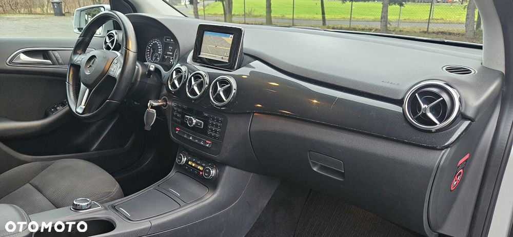 Mercedes-Benz Klasa B 200 (BlueEFFICIENCY) 7G-DCT - 23