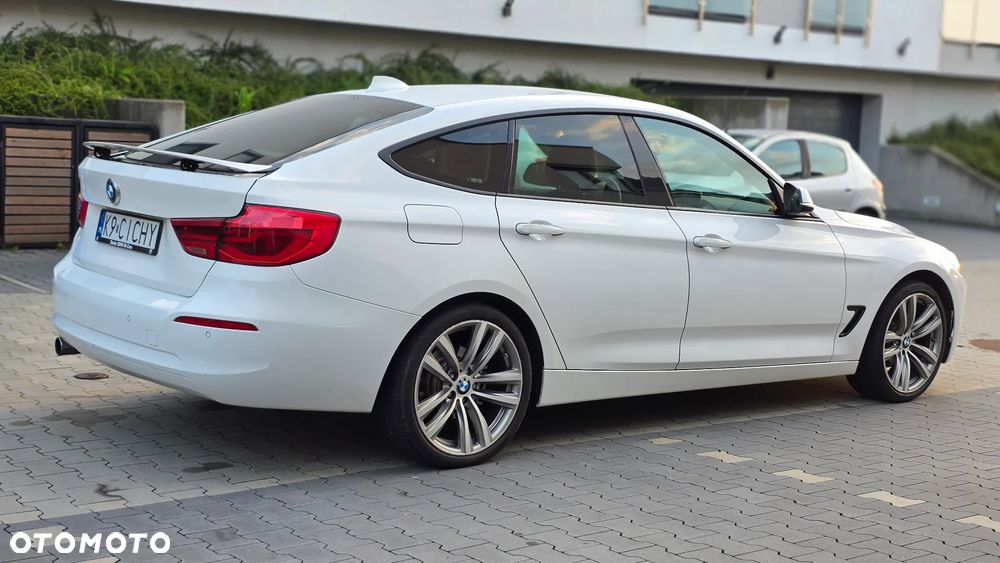 BMW Seria 3 318d Luxury Line - 9
