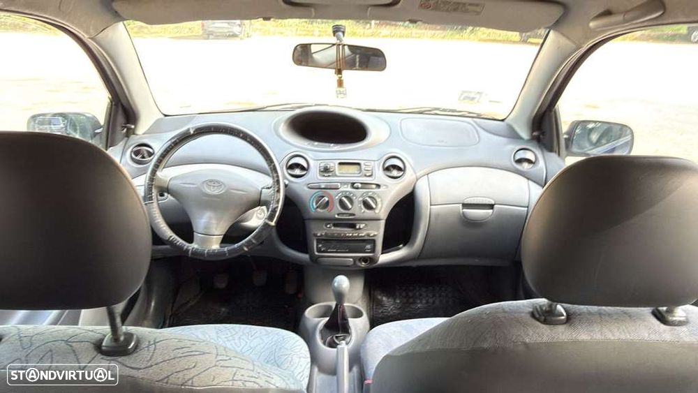 Toyota Yaris 1.0 Base C/Radio - 7