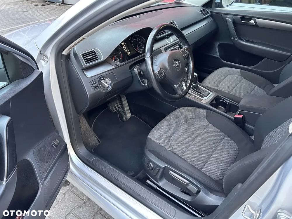 Volkswagen Passat - 13