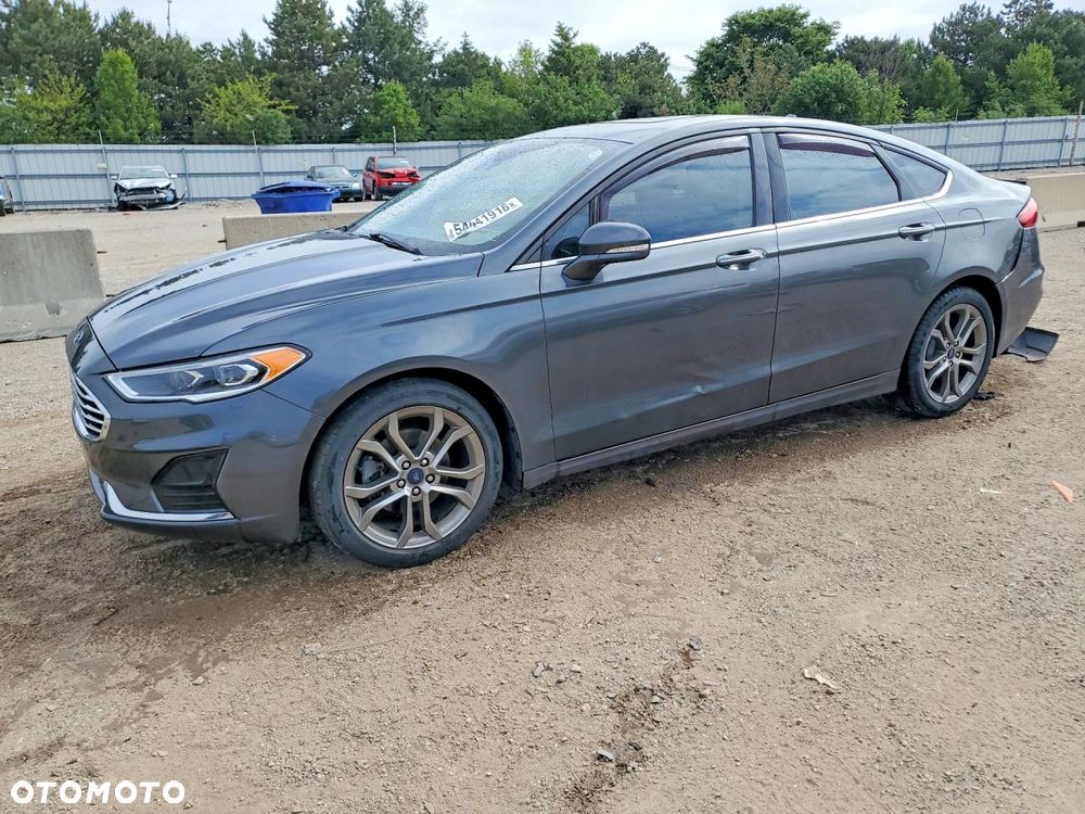 Ford Fusion - 2