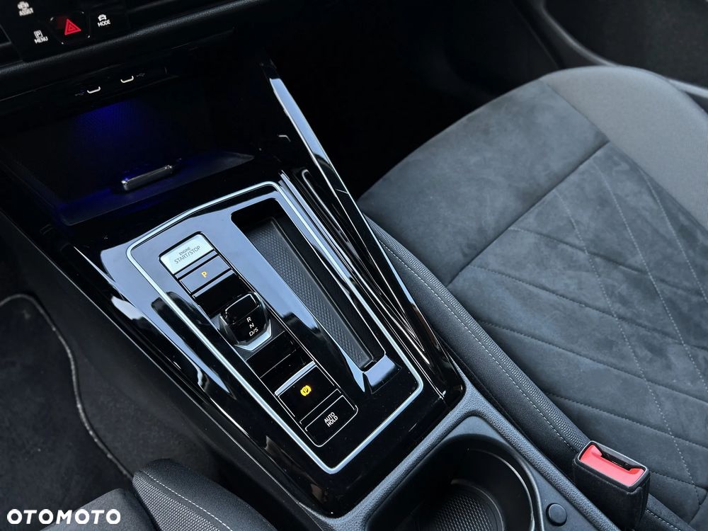 Volkswagen Golf - 27