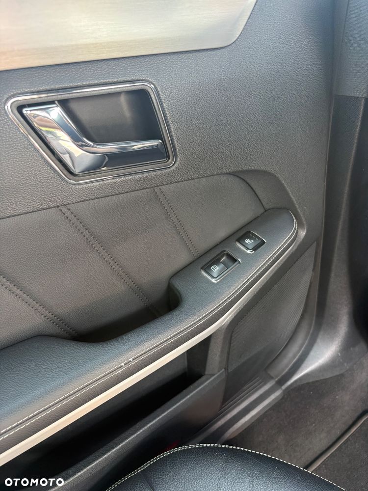 Mercedes-Benz Klasa E 350 CDI DPF BlueEFFICIENCY 7G-TRONIC Avantgarde - 24