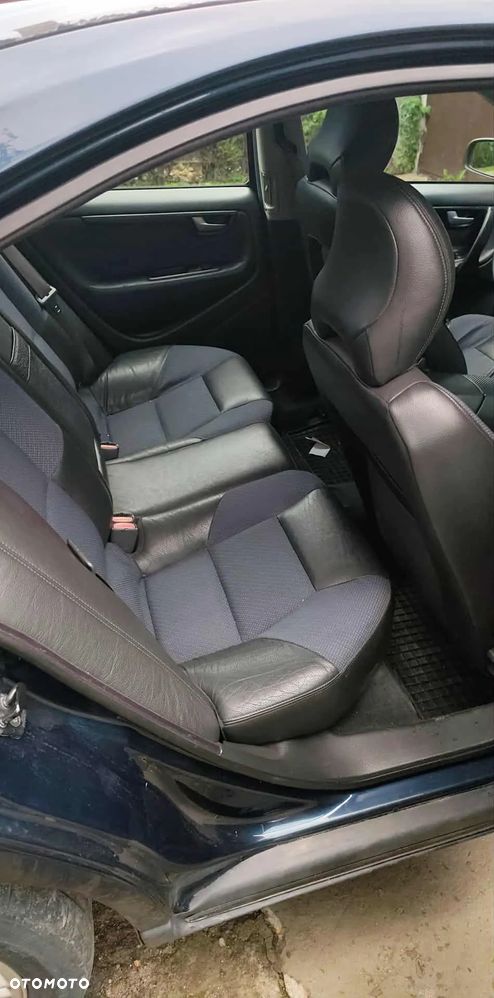 Volvo S60 2.4 D5 - 4