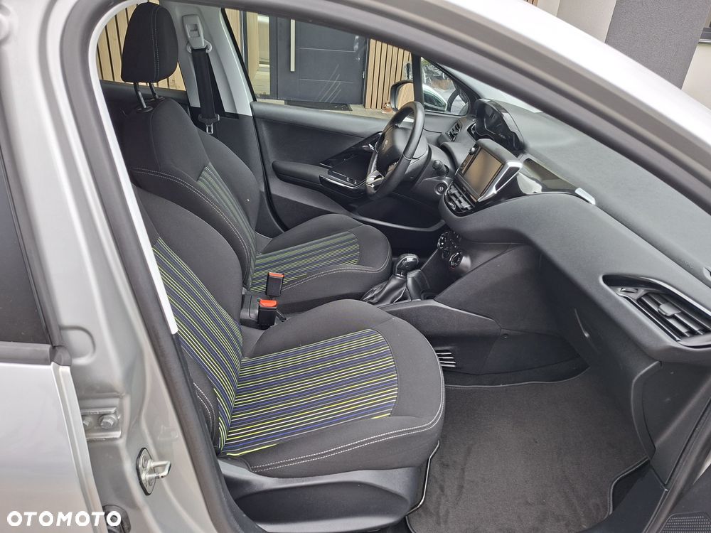 Peugeot 208 - 9