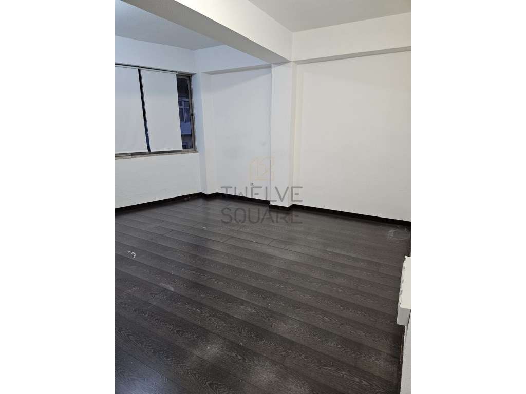 Escritório com 20 m2 para arrendamento no centro de Leiria - Grande imagem: 2/2