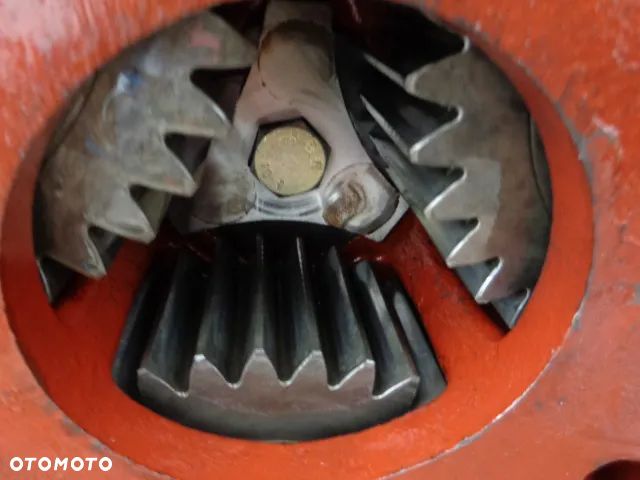 Zwolnica tylna 5167297 New Holland 8560 - 12