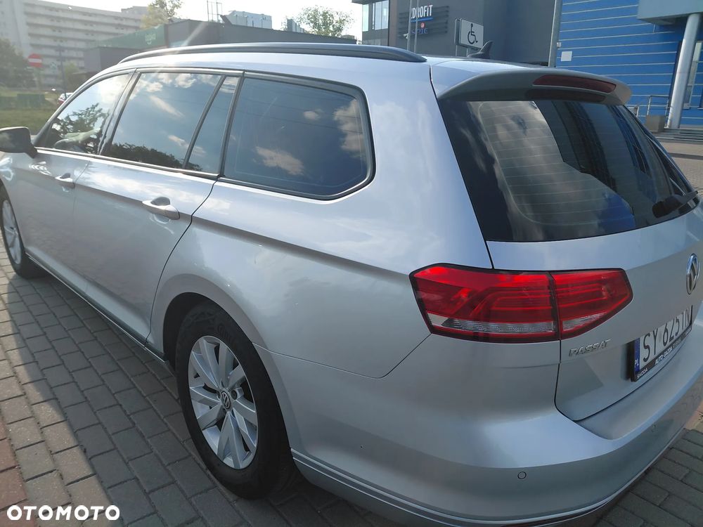Volkswagen Passat - 4