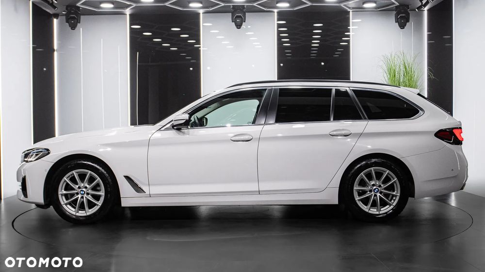BMW Seria 5 520d xDrive mHEV - 4