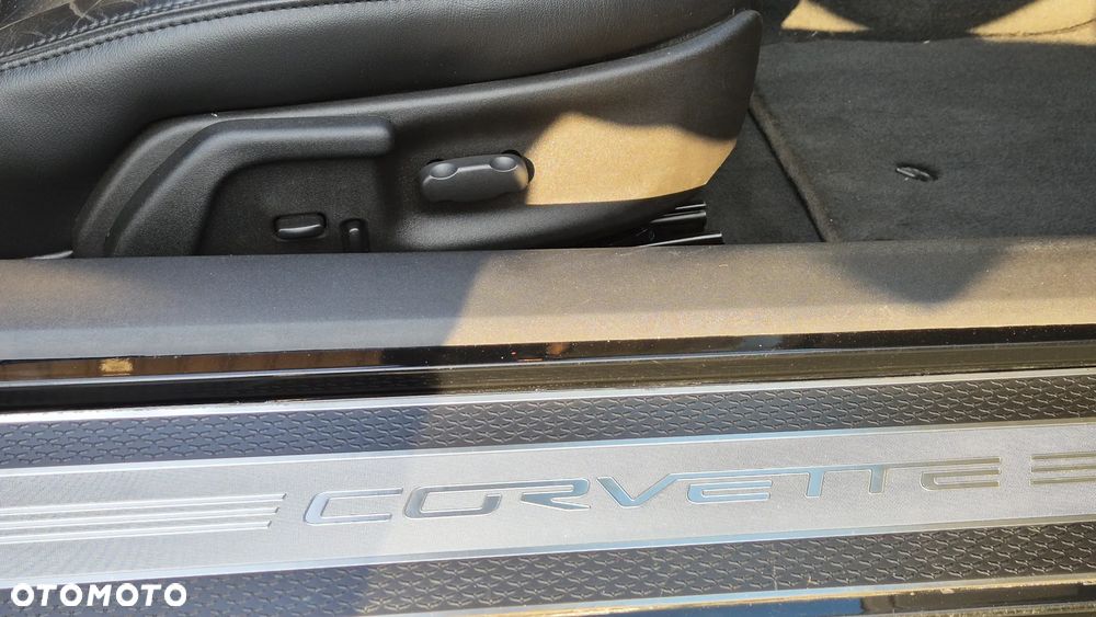 Chevrolet Corvette - 10