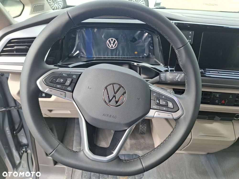 Volkswagen Multivan - 31
