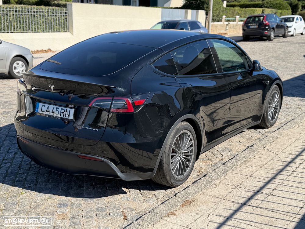Tesla Model Y - 3