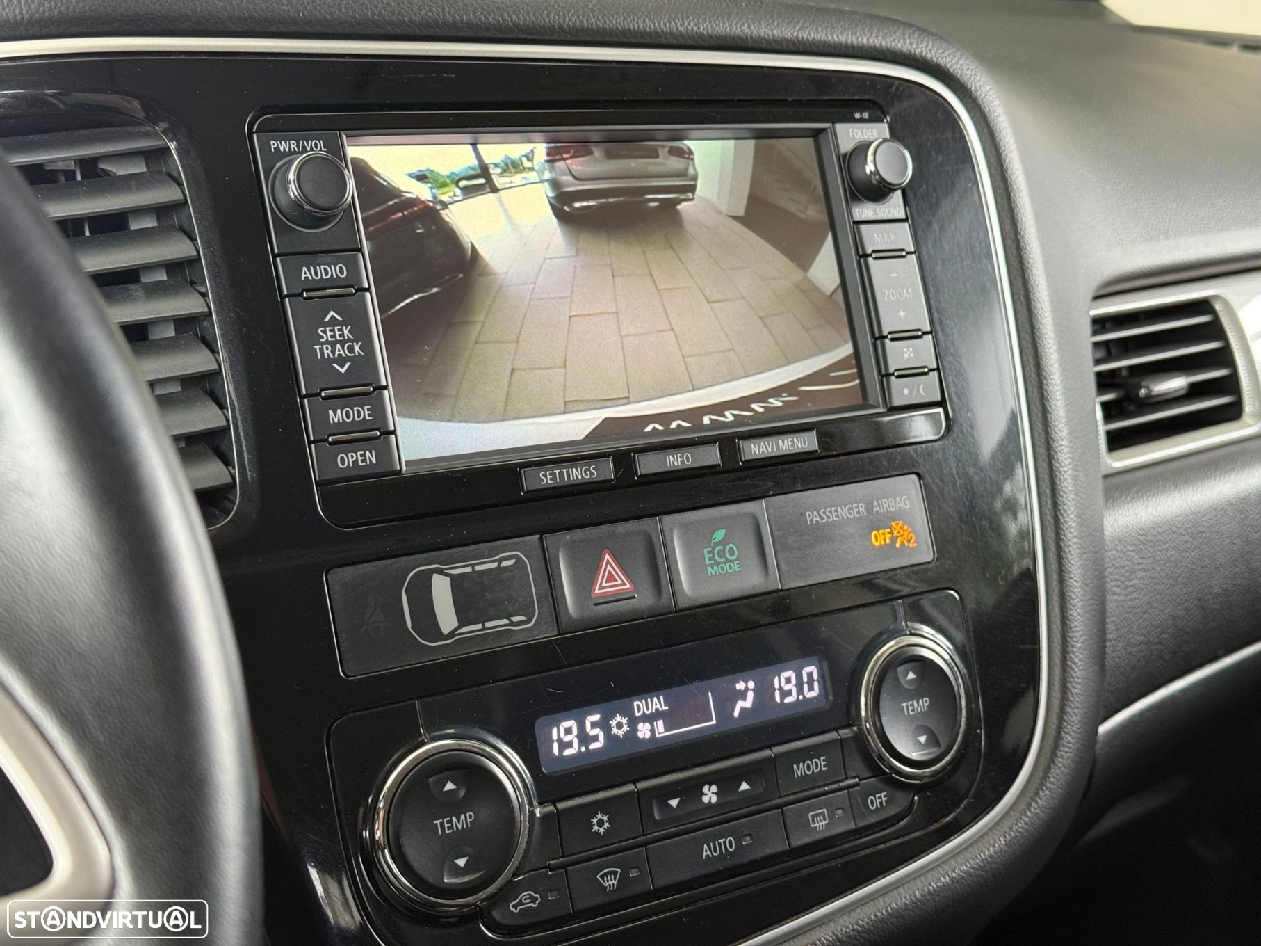 Mitsubishi Outlander 2.0 PHEV Intense Navi - 16