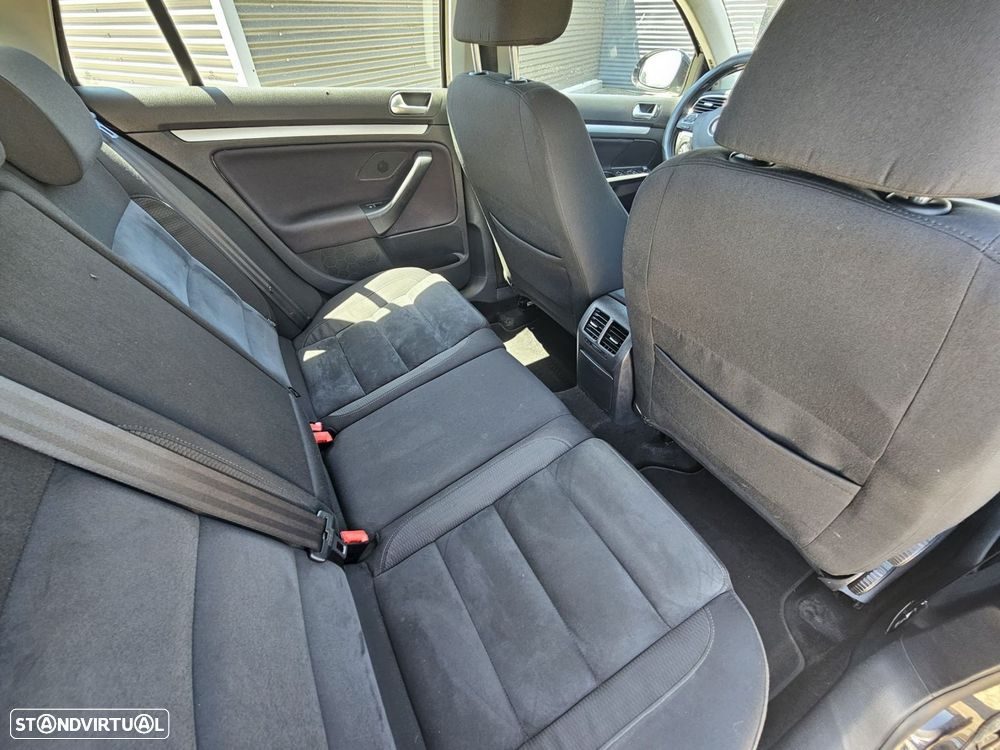 VW Golf Variant 1.6 TDi Highline - 24