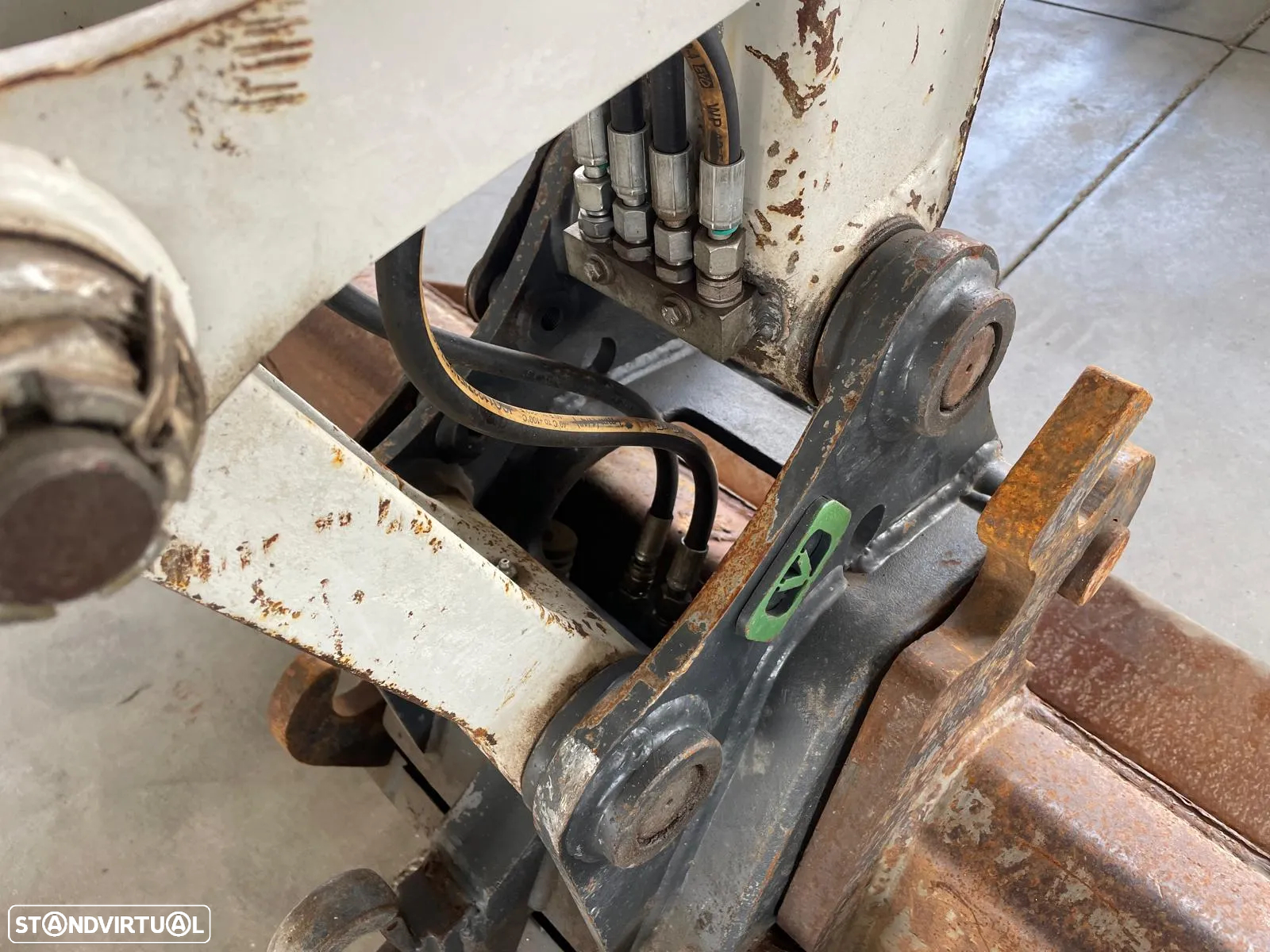 Takeuchi TB 250-2 Giratória - 7