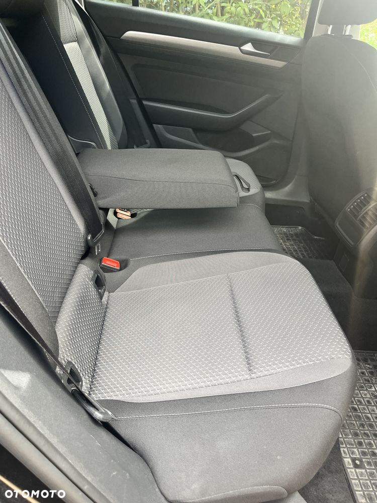 Volkswagen Passat - 6