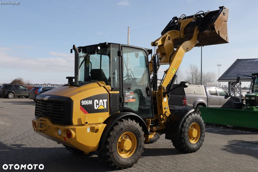 Caterpillar CAT 906M - 23