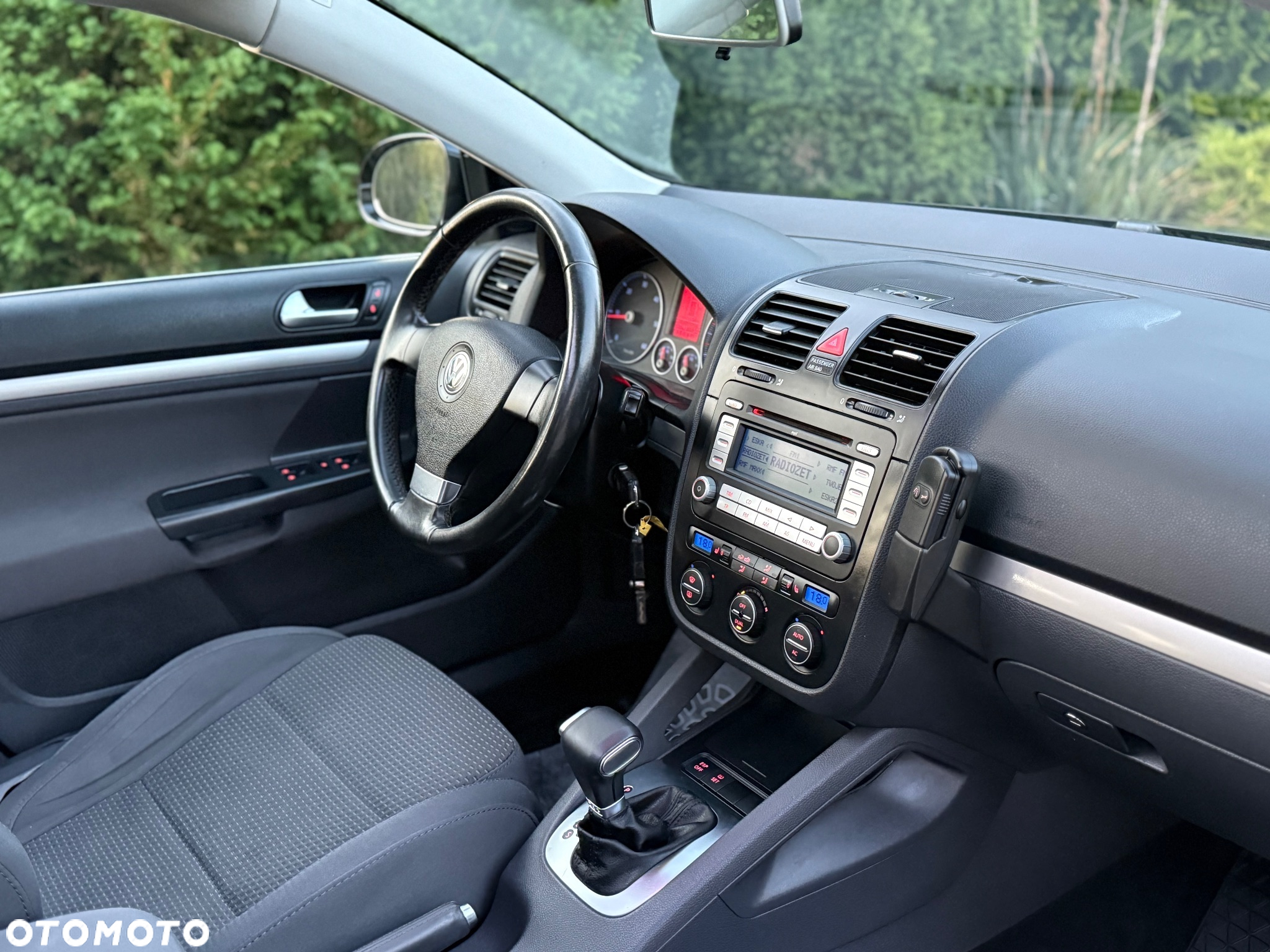 Volkswagen Golf 2.0 TDI DPF DSG Highline - 13