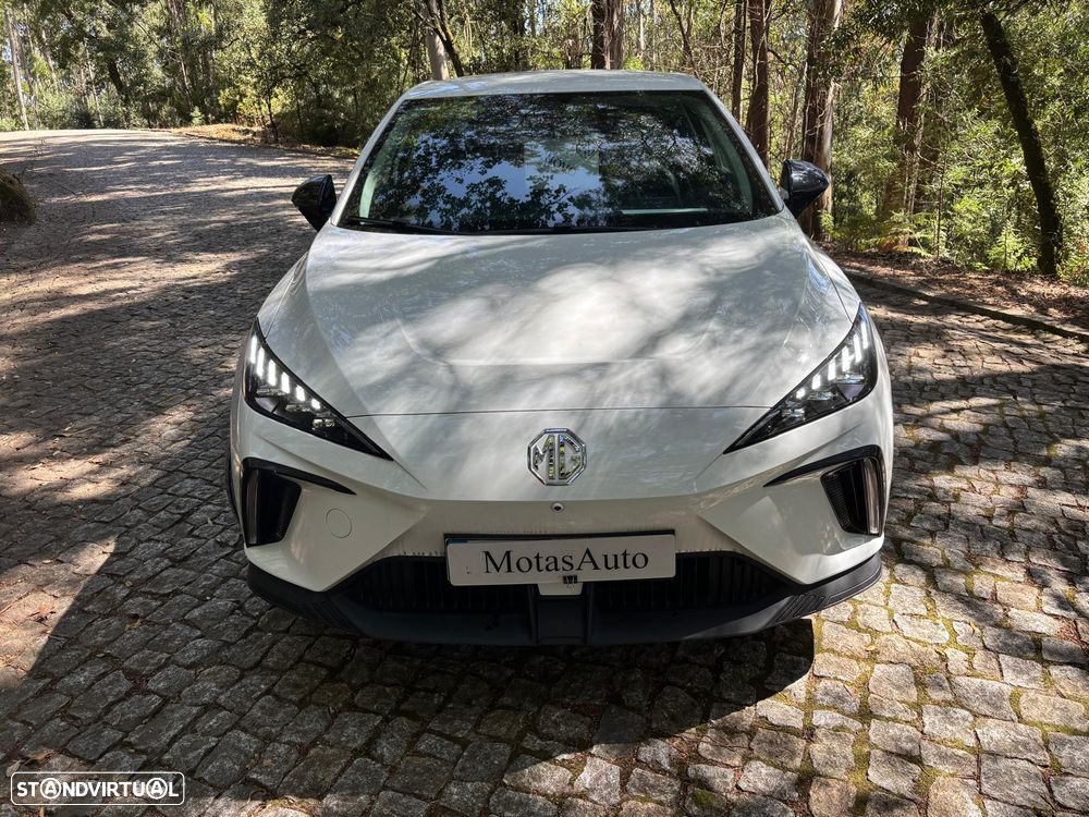 MG MG4 64 kWh Luxury - 2
