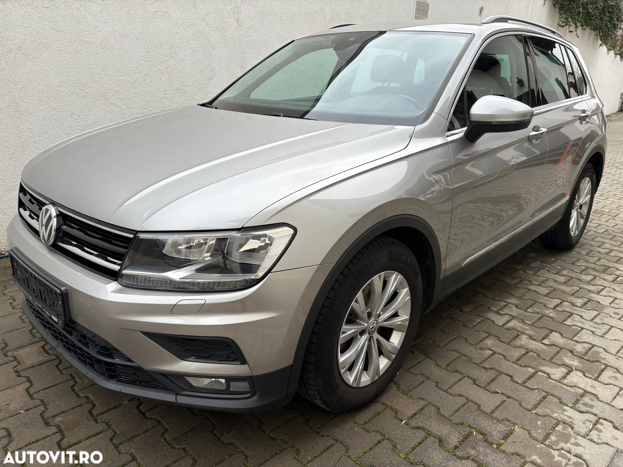 Volkswagen Tiguan 1.5 TSI ACT DSG Comfortline - 1