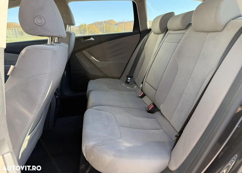 Volkswagen Passat 2.0 TDI Comfortline - 7