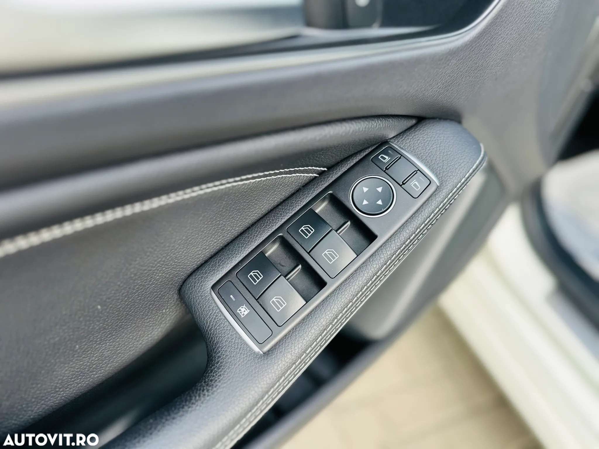 Mercedes-Benz A 180 (BlueEFFICIENCY) 7G-DCT Urban - 27