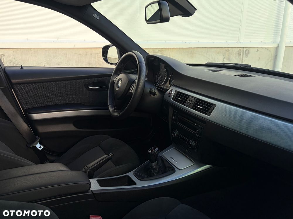 BMW Seria 3 320i Edition Sport - 12