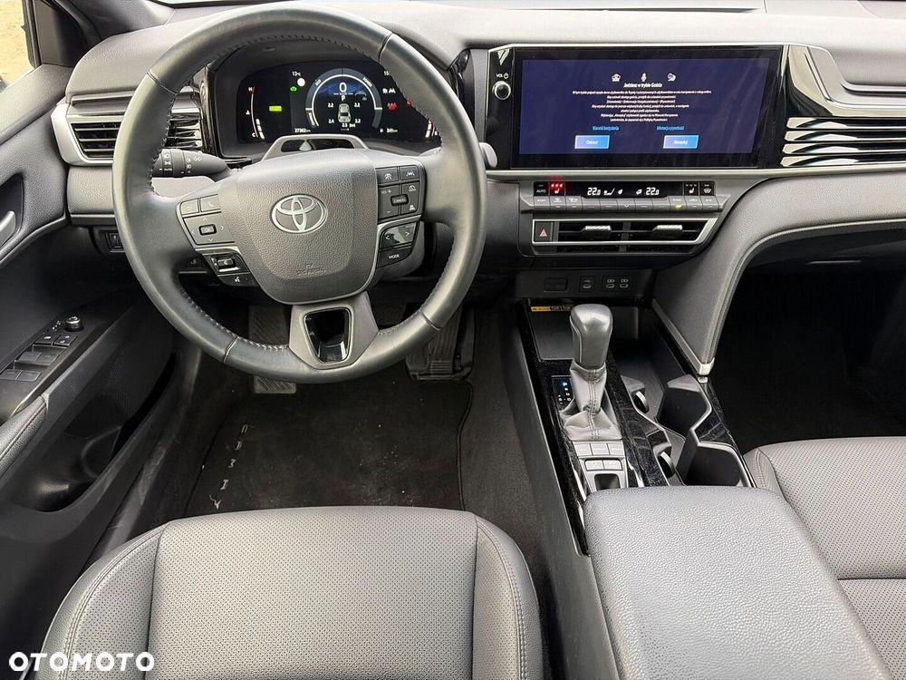 Toyota Camry 2025