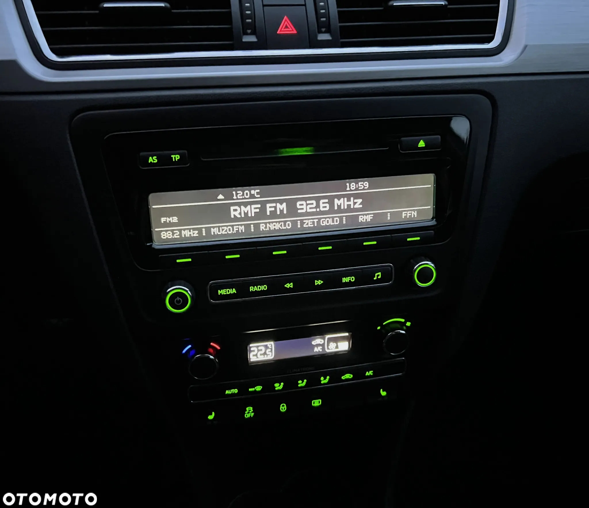 Skoda RAPID Spb 1.6 TDI DPF Style Plus - 18