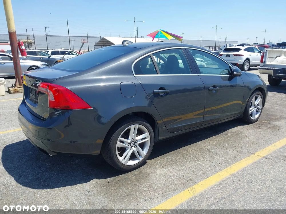 Volvo S60 - 3