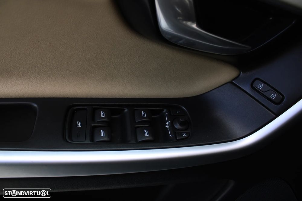Volvo XC 60 2.0 D3 R-Design Geartronic - 47
