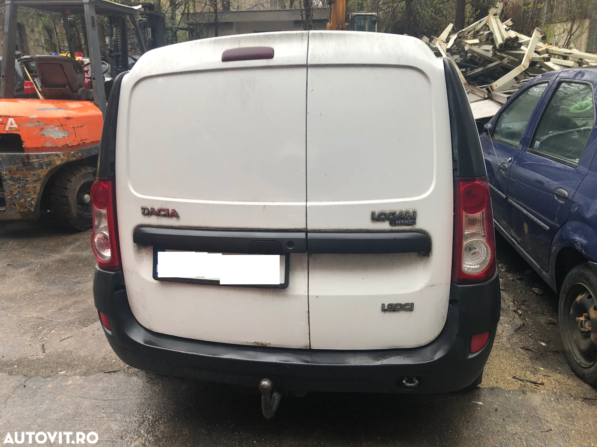 Dezmembrez Dacia Logan MCV alb 1,5 dci - 4