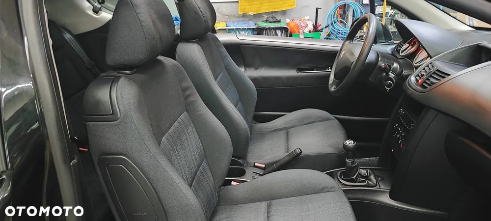 Peugeot 207 - 9