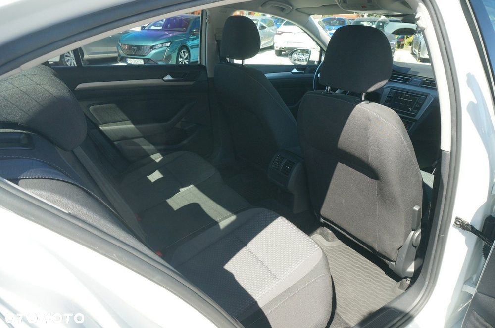 Volkswagen Passat 2.0 TDI EVO Essence DSG - 31