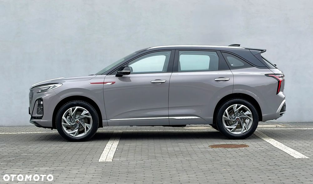 Hongqi HS3 - 13