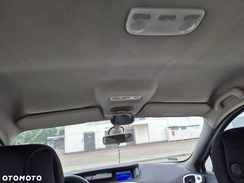 Renault Scenic 1.9 dCi Privilege - 17