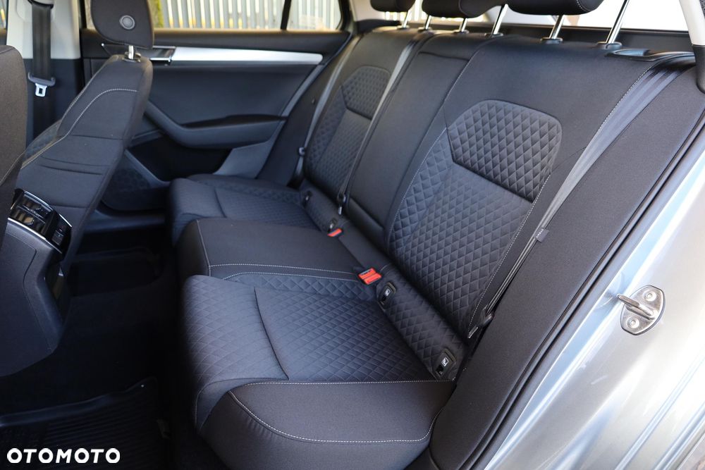 Skoda Superb 2.0 TDI SCR 4x4 Ambition DSG - 36