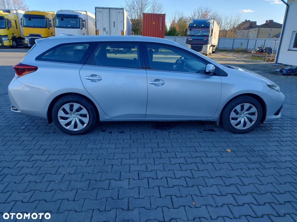 Toyota Auris 1.6 Premium - 5