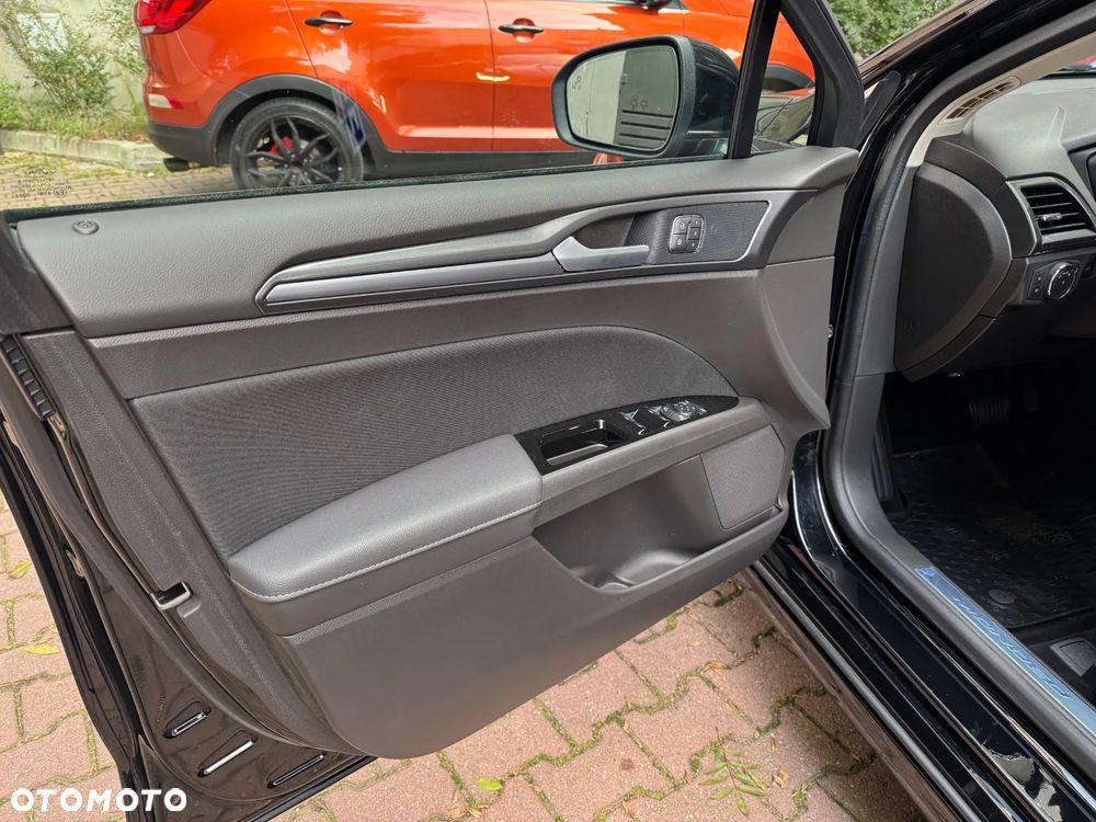 Ford Mondeo 2.0 EcoBlue Titanium - 30