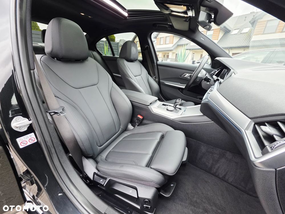 BMW Seria 3 330e Sport Line - 34