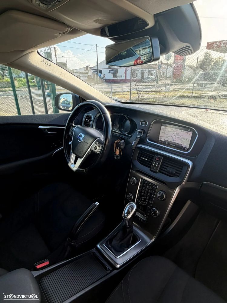 Volvo V40 D3 R Design - 15