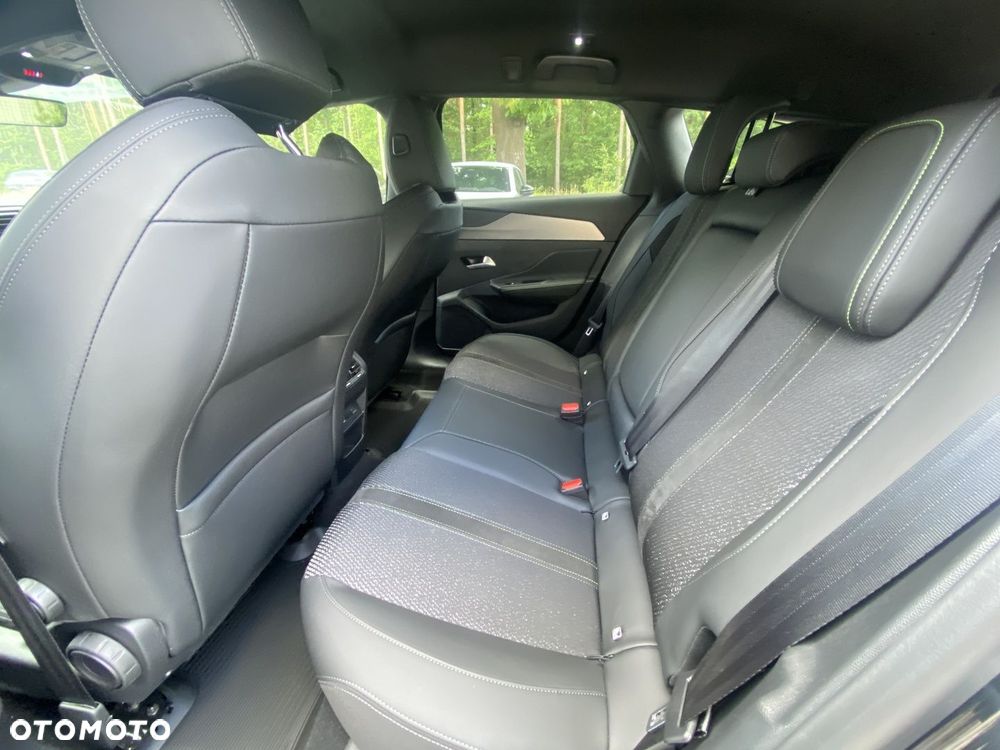 Peugeot 308 - 8