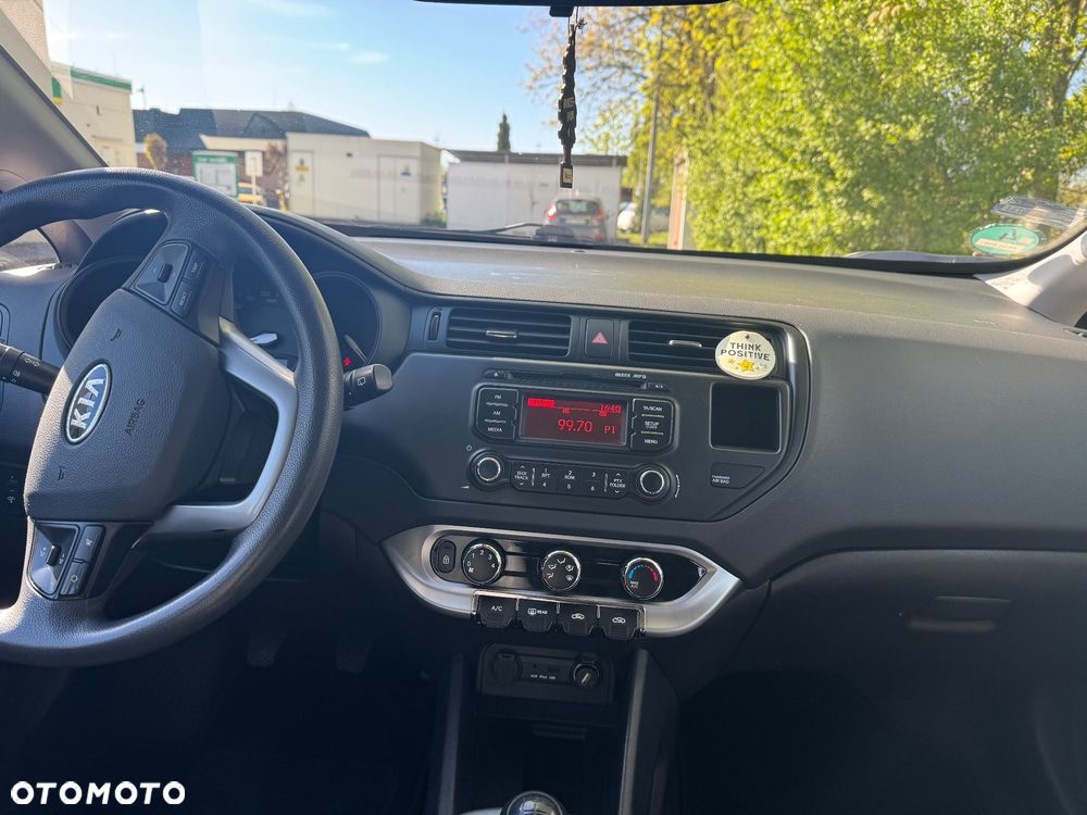 Kia Rio - 15