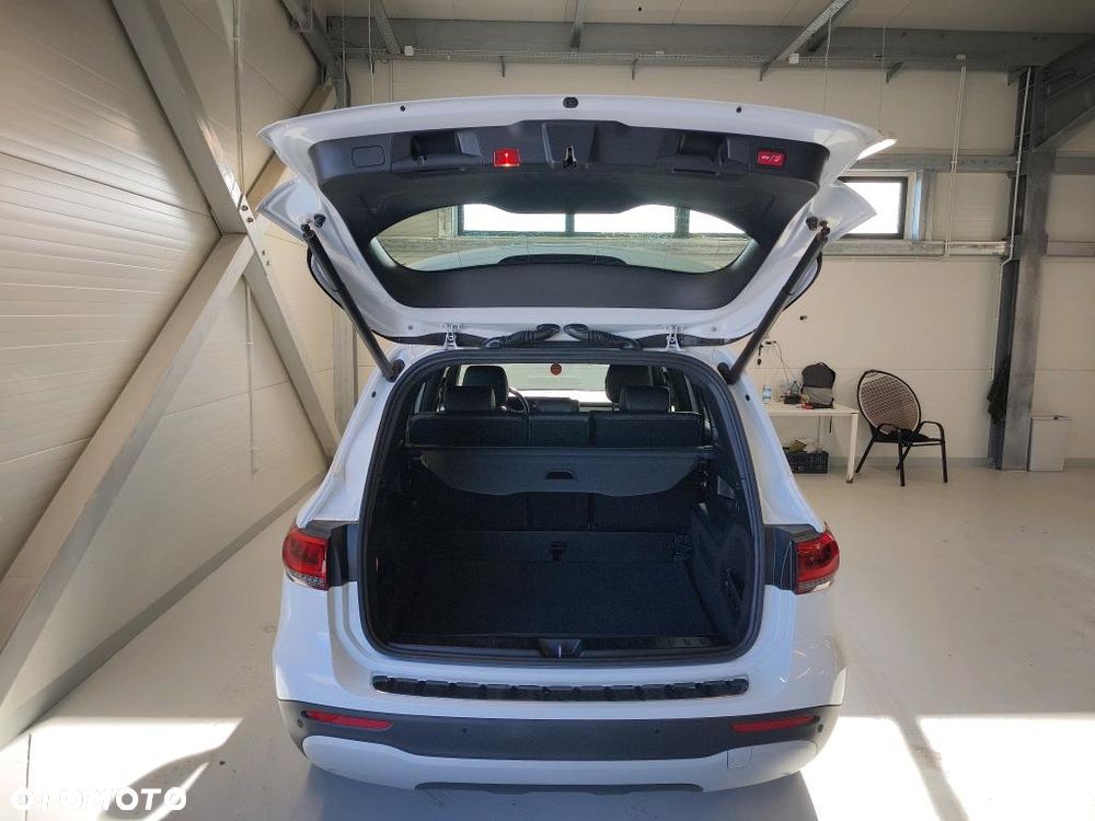 Mercedes-Benz GLB 200 7G-DCT - 21