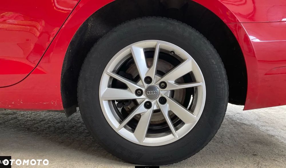 Audi A4 Avant 2.0 TDI S tronic - 11