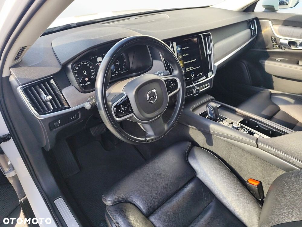Volvo V90 Cross Country - 9